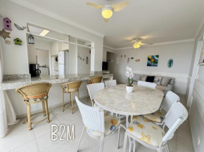 Amplo apartamento no coração da Cidade, quadra mar